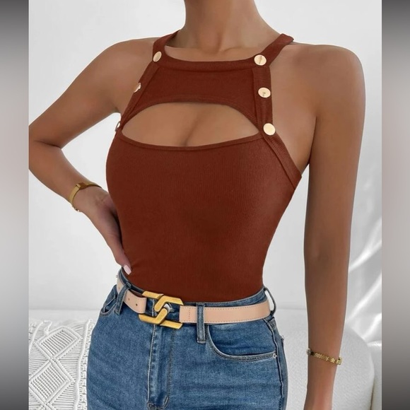 Luxe button detail cutout halter top - Picture 6 of 6